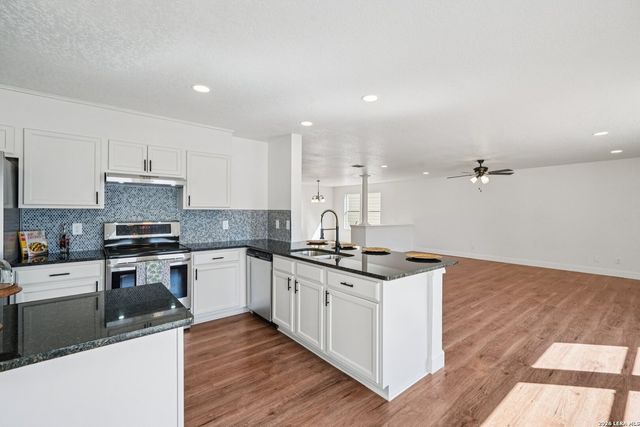 9106 Sycamore Cove, San Antonio, TX 78245