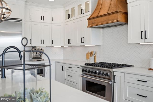 8798 DANCER CT, Gainesville, VA 20155