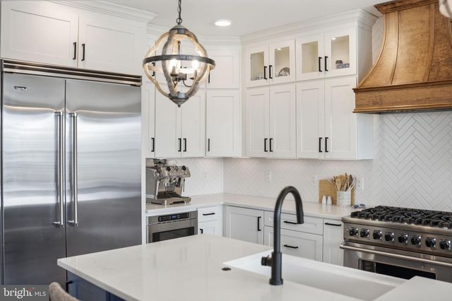 8798 DANCER CT, Gainesville, VA 20155