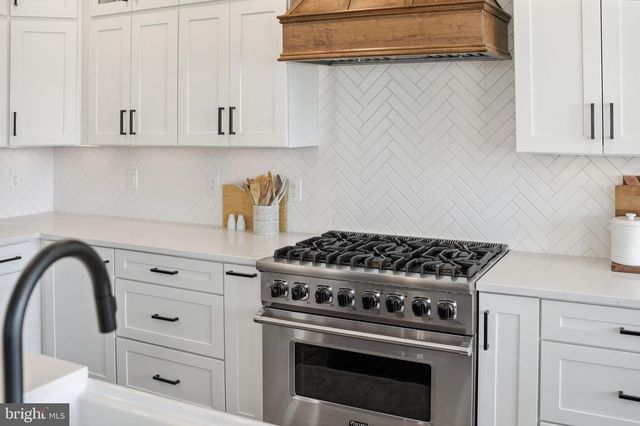 8798 DANCER CT, Gainesville, VA 20155