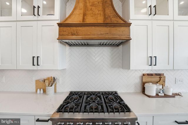 8798 DANCER CT, Gainesville, VA 20155