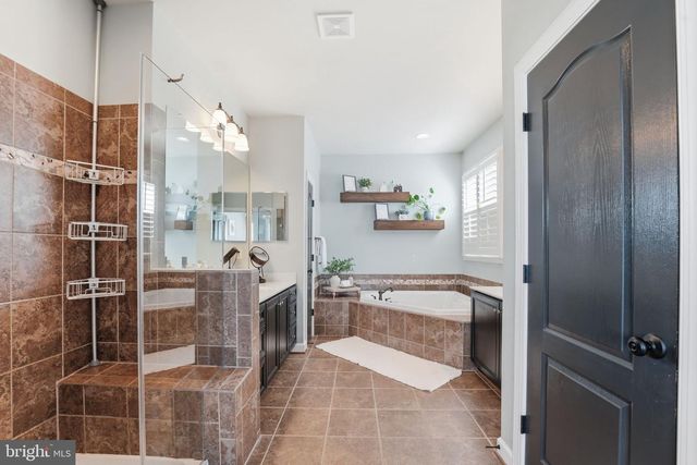 8798 DANCER CT, Gainesville, VA 20155