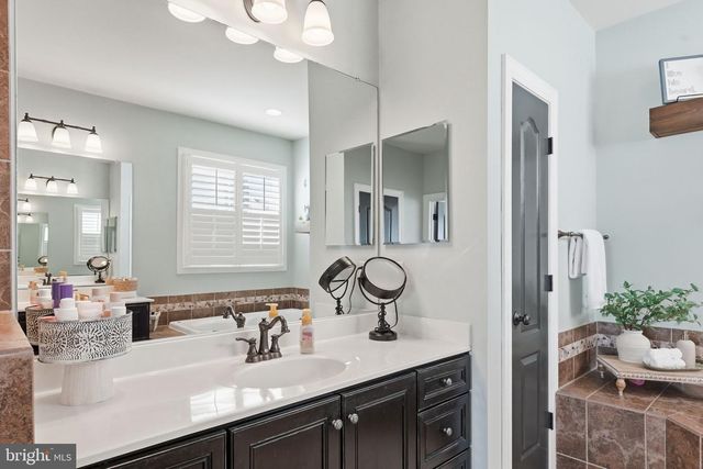 8798 DANCER CT, Gainesville, VA 20155