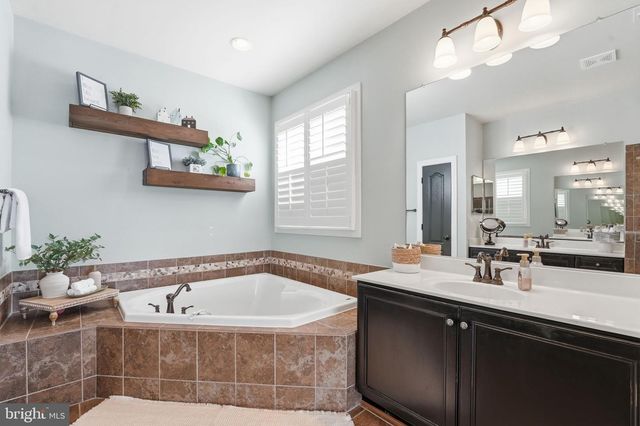 8798 DANCER CT, Gainesville, VA 20155