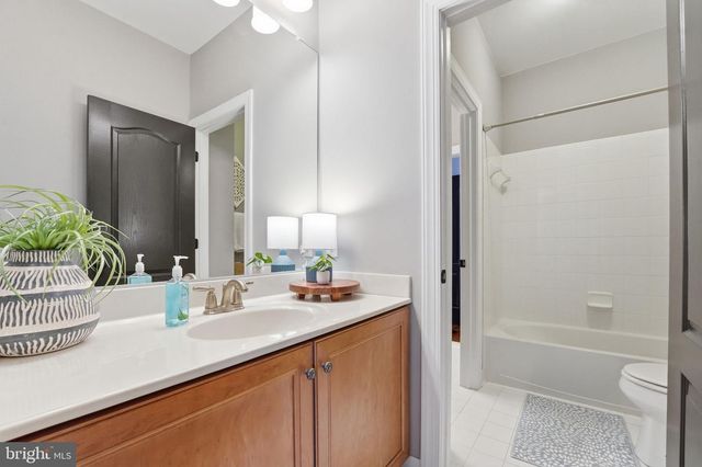 8798 DANCER CT, Gainesville, VA 20155