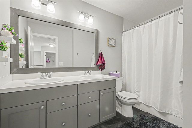 3113 Lowingside Drive, Jenison, MI 49428