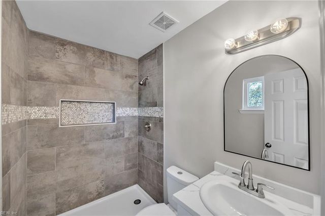 720 Linden CT, Virginia Beach, VA 23462