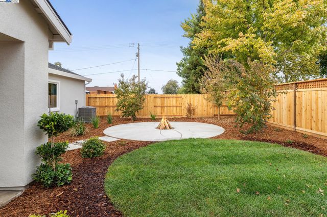 2652 Wesley Way, Chico, CA 95973