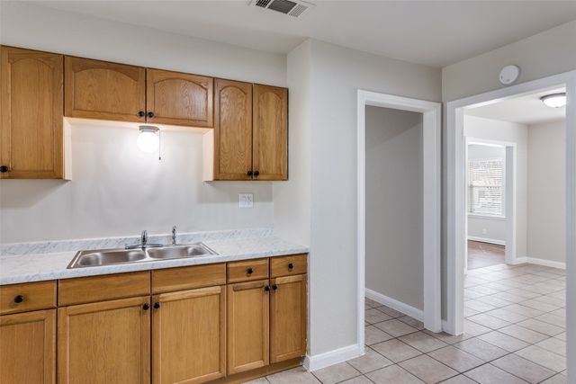 5721 Lenore Street, Fort Worth, TX 76134