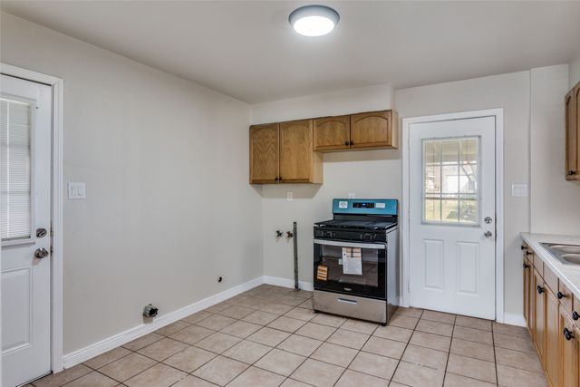 5721 Lenore Street, Fort Worth, TX 76134