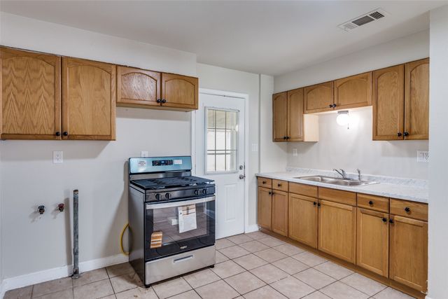 5721 Lenore Street, Fort Worth, TX 76134