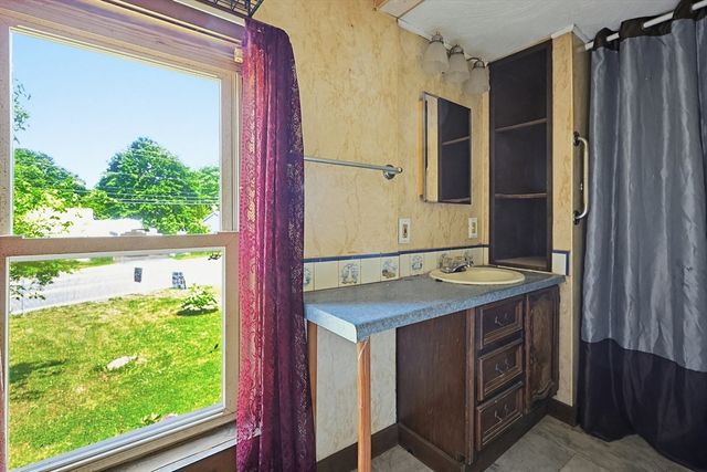 5 Packard Street, Palmer, MA 01069