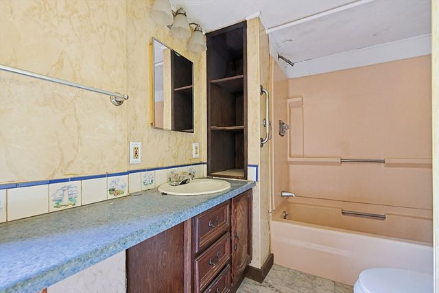 5 Packard Street, Palmer, MA 01069