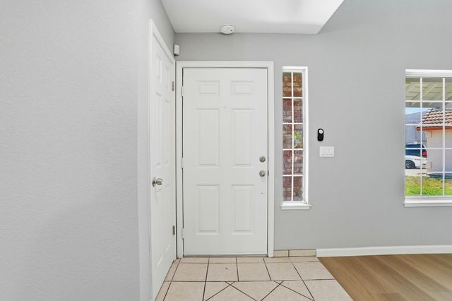 936 Oakbrooke Ct, Modesto, CA 95351