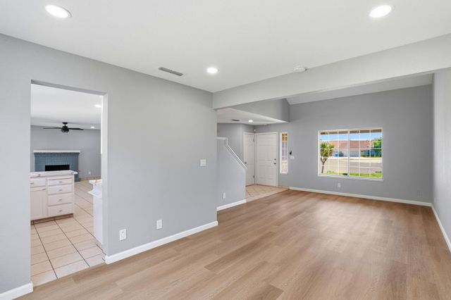 936 Oakbrooke Ct, Modesto, CA 95351