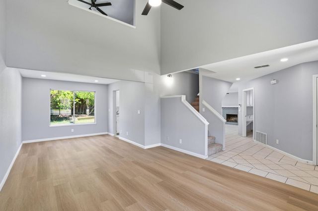 936 Oakbrooke Ct, Modesto, CA 95351