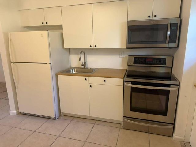 410 NE 12th Avenue A, Pompano Beach, FL 33060