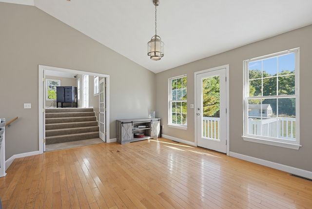 227 Lunns Way, Plymouth, MA 02360