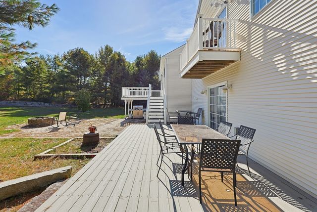 227 Lunns Way, Plymouth, MA 02360
