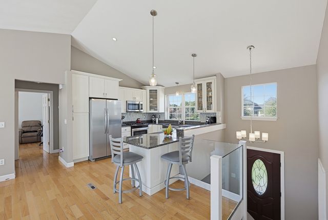 227 Lunns Way, Plymouth, MA 02360