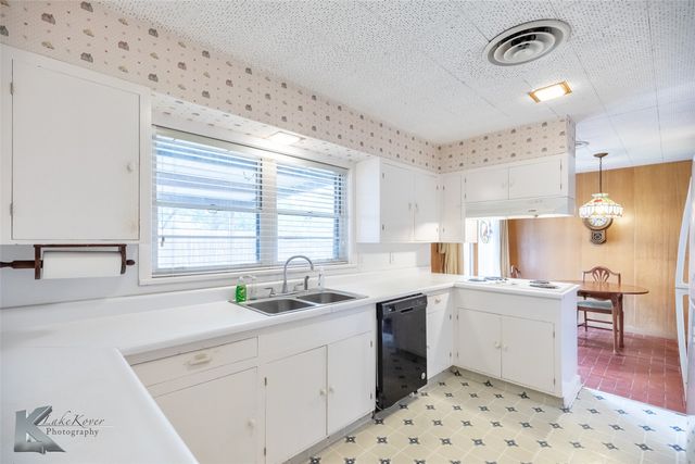 1150 W Lake Drive, Hamlin, TX 79520