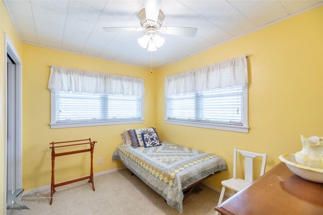 1150 W Lake Drive, Hamlin, TX 79520