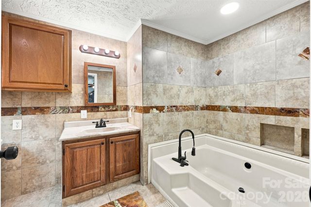 1973 Davis Circle, Clover, SC 29710