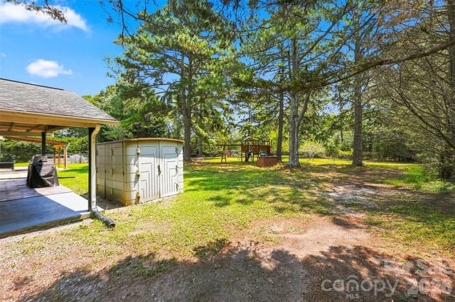 1973 Davis Circle, Clover, SC 29710