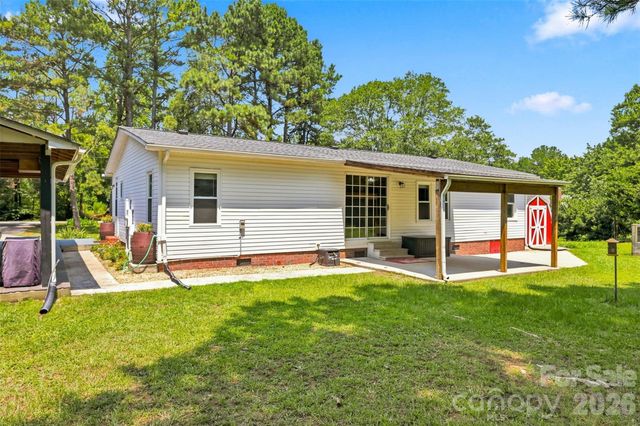 1973 Davis Circle, Clover, SC 29710