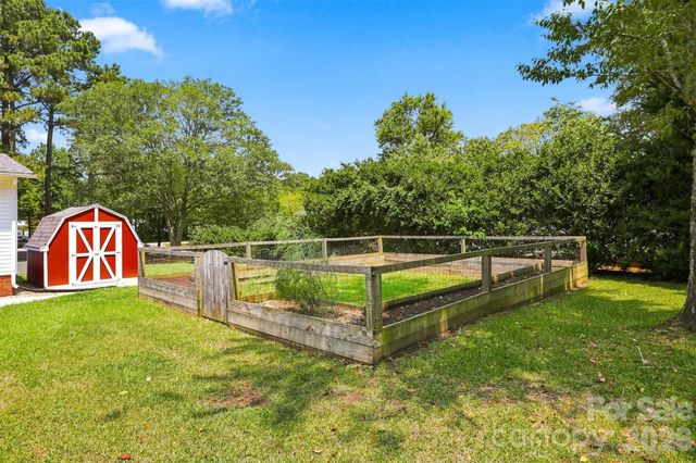 1973 Davis Circle, Clover, SC 29710