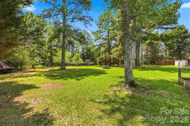 1973 Davis Circle, Clover, SC 29710