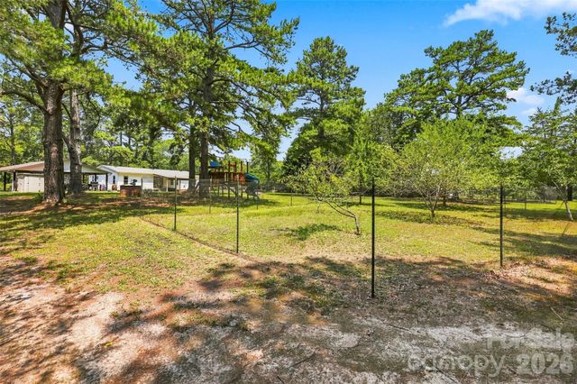 1973 Davis Circle, Clover, SC 29710
