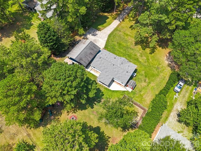 1973 Davis Circle, Clover, SC 29710