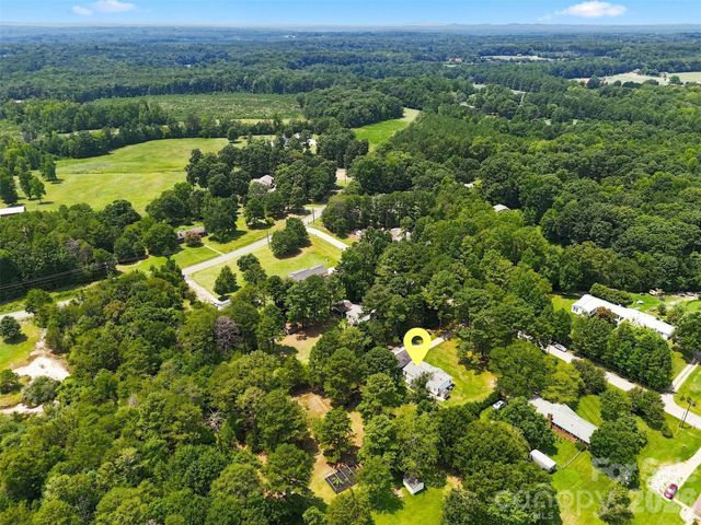 1973 Davis Circle, Clover, SC 29710