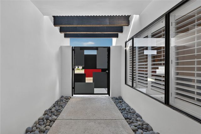 75407 Montecito Dr, Indian Wells, CA 92210