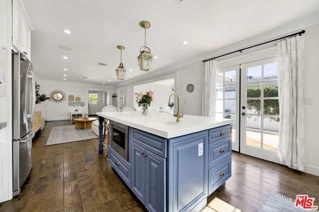 4621 Allott Avenue, Sherman Oaks, CA 91423