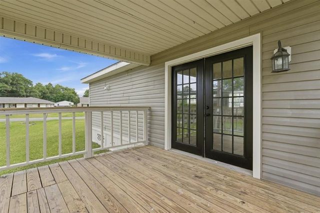 2523 Jayson Street, Sulphur, LA 70663