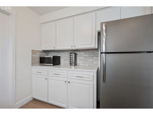 106 MONTEREY Dr, Kelso, WA 98626