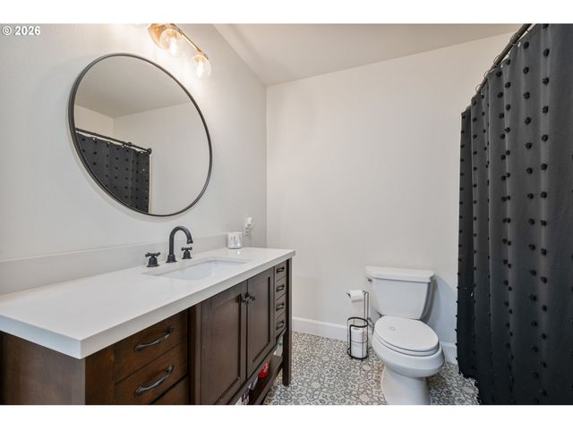 106 MONTEREY Dr, Kelso, WA 98626