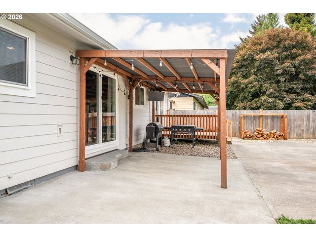 106 MONTEREY Dr, Kelso, WA 98626