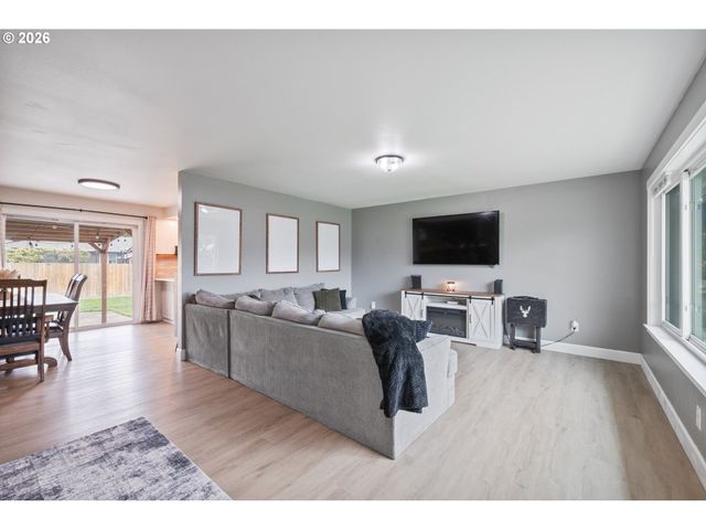 106 MONTEREY Dr, Kelso, WA 98626