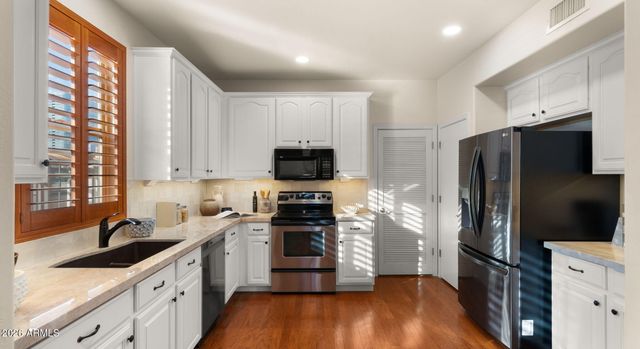 706 E WASHINGTON Street 101, Phoenix, AZ 85034