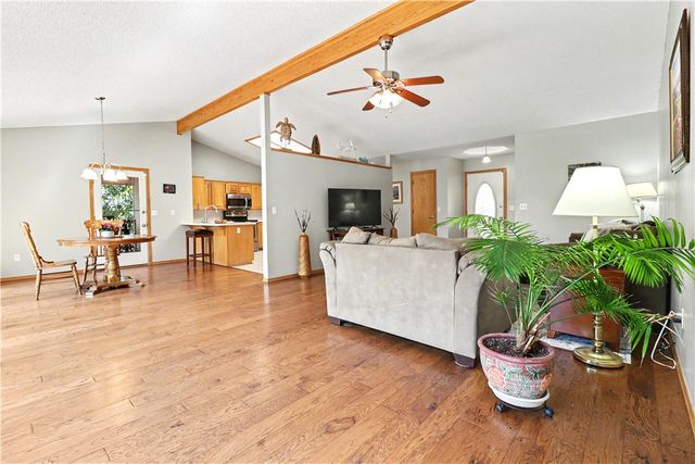 74 Churchill Drive, Bella Vista, AR 72715