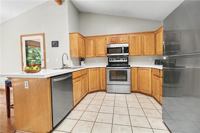 74 Churchill Drive, Bella Vista, AR 72715