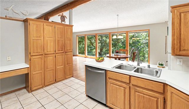 74 Churchill Drive, Bella Vista, AR 72715