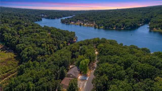 74 Churchill Drive, Bella Vista, AR 72715