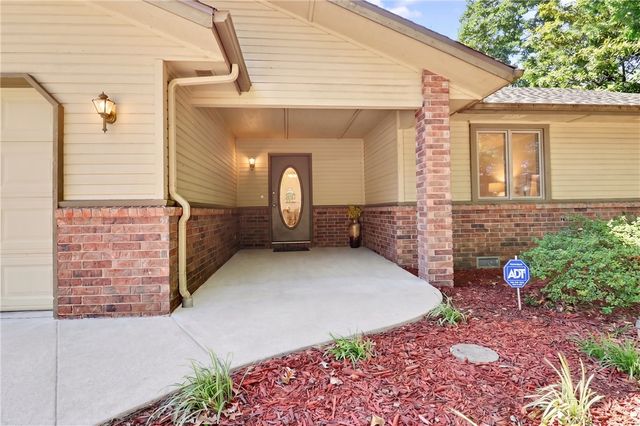 74 Churchill Drive, Bella Vista, AR 72715