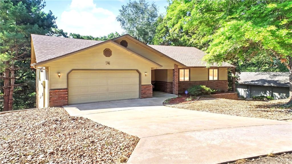 74 Churchill Drive, Bella Vista, AR 72715