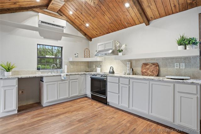 5510 S Sheridan Road, Tulsa, OK 74145