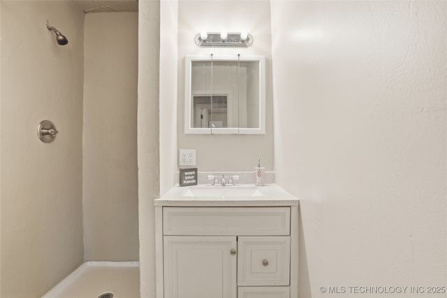 5510 S Sheridan Road, Tulsa, OK 74145